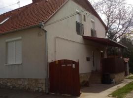 Budai Vám Apartmanház, guest house in Pécs