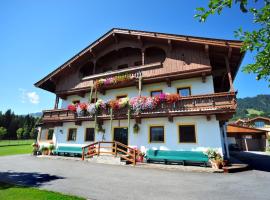 Pension Leamhof, hotel with parking in Hopfgarten im Brixental