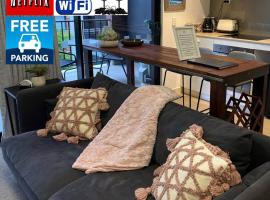 DELUXE CLOSE TO CITY WIFI NETFLIX WINE PARKING, hotel near The Regal Theatre, Perth
