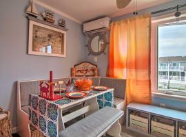 Cozy Ocean City Condo Less Than 1 Mile to Beach!, отель в Оушен-Сити