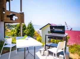 Awaji Seaside Log house in Goshiki, hotell i Sumoto