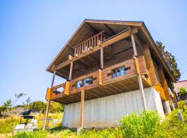 Awaji Seaside Log house in Goshiki 1, Hotel in Sumoto