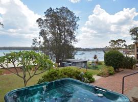 The House on the Lake Fishing Point Lake Macquarie, hotel i Fishing Point