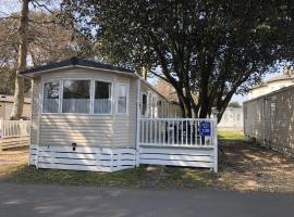 Mudeford Beach Lodge, hotel pentru familii din Mudeford