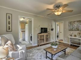Raleigh ITB Home - Mins to Downtown and North Hills!, alquiler vacacional en Raleigh