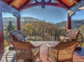 The Poplars at Bearwallow Mountain, lodge kohteessa Hendersonville