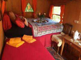 Viesnīca Kuscheliger Zirkuswagen im Wildgarten pilsētā Vicenhauzene