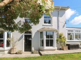 Burrow House, holiday home in Par