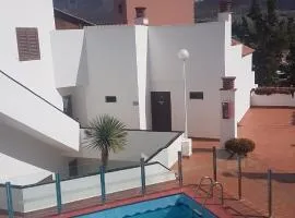 beach 400mtr, top of mountain with spectacular surround view 200mtr