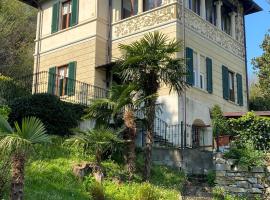 Villino Tarlarini, feriehus i Laveno-Mombello