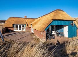 8 person holiday home in Ringk bing, family hotel in Søndervig
