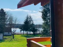 Domki nad jeziorem w Burdągu