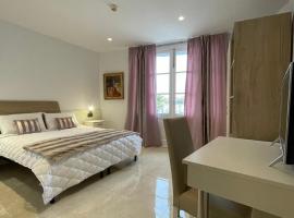 La Reggia Seaview Guesthouse، بيت ضيافة في مرسلوك