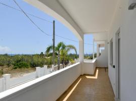 SINE TEMPORE Beach Holiday Home, dovolenkový dom v destinácii Maruggio