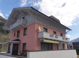 Haus Elena, hotel a Lainach