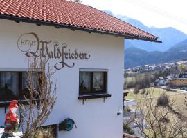 Haus Waldfrieden, hotel a Sautens