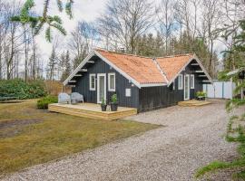 6 person holiday home in Toftlund, hotel i Vestergård