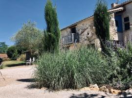 Le Gîte de La Maison des Chats - Gîte en Quercy, hotel u gradu Saint-Amans-du-Pech