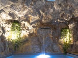 Cave Chalet Parnassos, hotel em Eptalofos