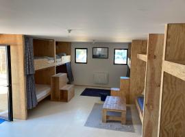 Dortoir de charme 12 lits 600m plage, hostel in Longeville-sur-Mer