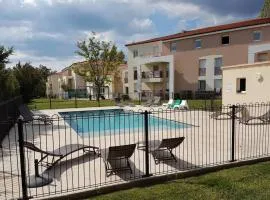 Charmant studio avec piscine et clim (en été)