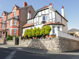 Beausite, holiday home in Colwyn Bay