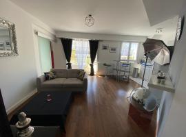 Charmant appartement en bord de Cher, hotel near Tours Exhibition Centre, Saint-Avertin