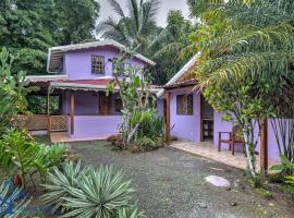 Casa Violeta Beach House in Punta Uva、プンタ・ウバのホテル