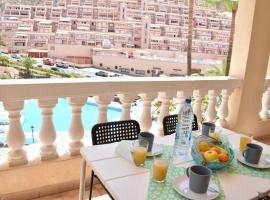 Castle Margherita's Apartments, vakantiewoning aan het strand in Los Cristianos