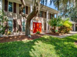 Tampa Bay Pool Home with Heated Pool, puhkemajutus Brandonis