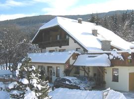 Hotel Pension Schwaiger, hótel í Sankt Margarethen im Lungau