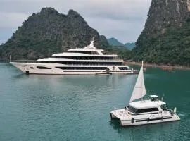 Scarlet Pearl Cruises - Wonder On Lan Ha Bay