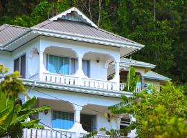 Saria Self Catering, hotel perto de Rita's Art Gallery and Studio, Praslin