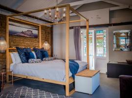 1 Queen Vic、ダーリングのホテル