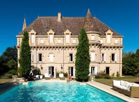 Castelsagrat Chateau Sleeps 19 Pool WiFi โรงแรมในCastelsagrat