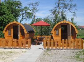 Schlaffass-Camping Gutshof Donauried, glamping en Günzburg