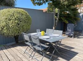 Jolie location contemporaine dans Saint Martin de Ré, hôtel avec parking à Saint-Martin-de-Ré