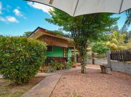 Fern Lodge Self Catering, villa in La Digue