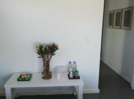 Knysna Budget Friendly Stay, מקום אירוח ביתי בנייזנה