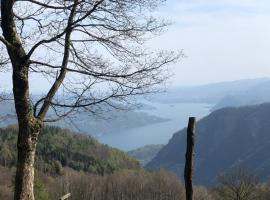 Villetta Miralago - Alpe Quaggione, hôtel à Casale Corte Cerro