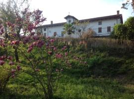 Cascina Gardina, bed and breakfast en Castellero