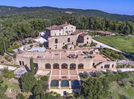 Castello di Tocchi Villa Sleeps 16 Pool Air Con, hotel a Tocchi