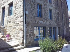 Gîte Charbonnerie, cottage in Moncontour