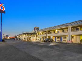 Motel 6-North Ridgeville, OH - Cleveland Intl Airport - N Ridgeville, pet-friendly hotel in North Ridgeville