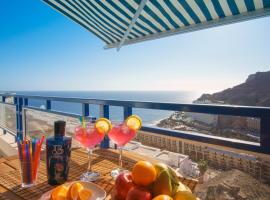 Stunning Views Guaranteed, beach hotel in Taurito