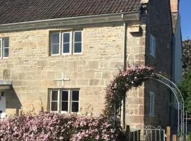 16 Century Farmhouse Cottage, foothills of iconic Glastonbury Tor.