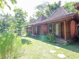 Balkondes Kenalan, hotel v destinaci Magelang
