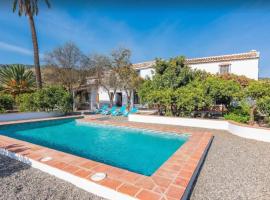 Casas rurales "Las Mellizas" Piscina privada - Caminito del Rey, country house in Alora