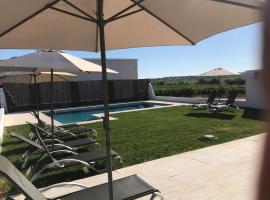 Herdade das Castas Nobres, hotell i Redondo