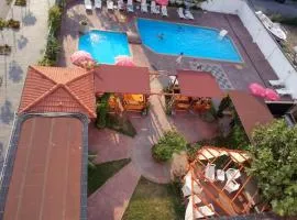 Alba Family Club Hotel